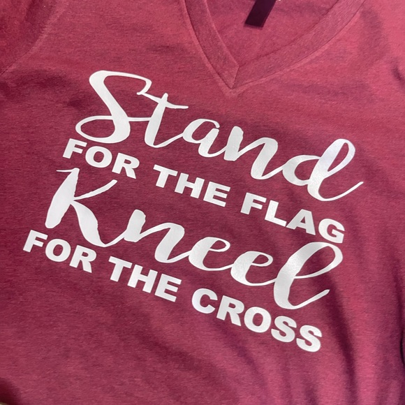 V Neck Size Small Stand for the Flag, Kneel for the Cross - Picture 2 of 4